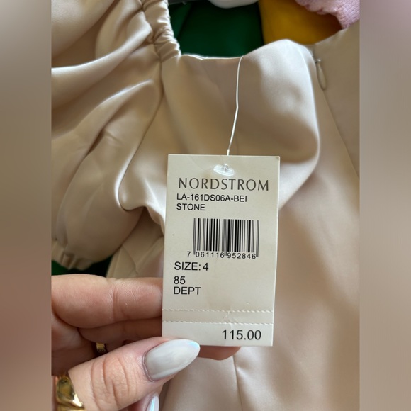 Lavish Alice dress - Picture 4 of 5